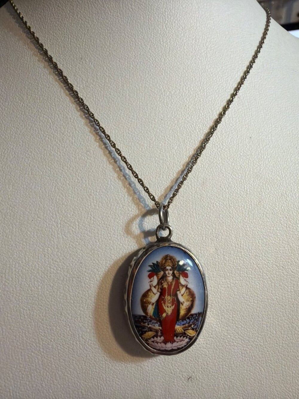 Vintage Hindu Goddess Lakshmi Oval Pendant Necklace Silver Tone Artwork Estate
